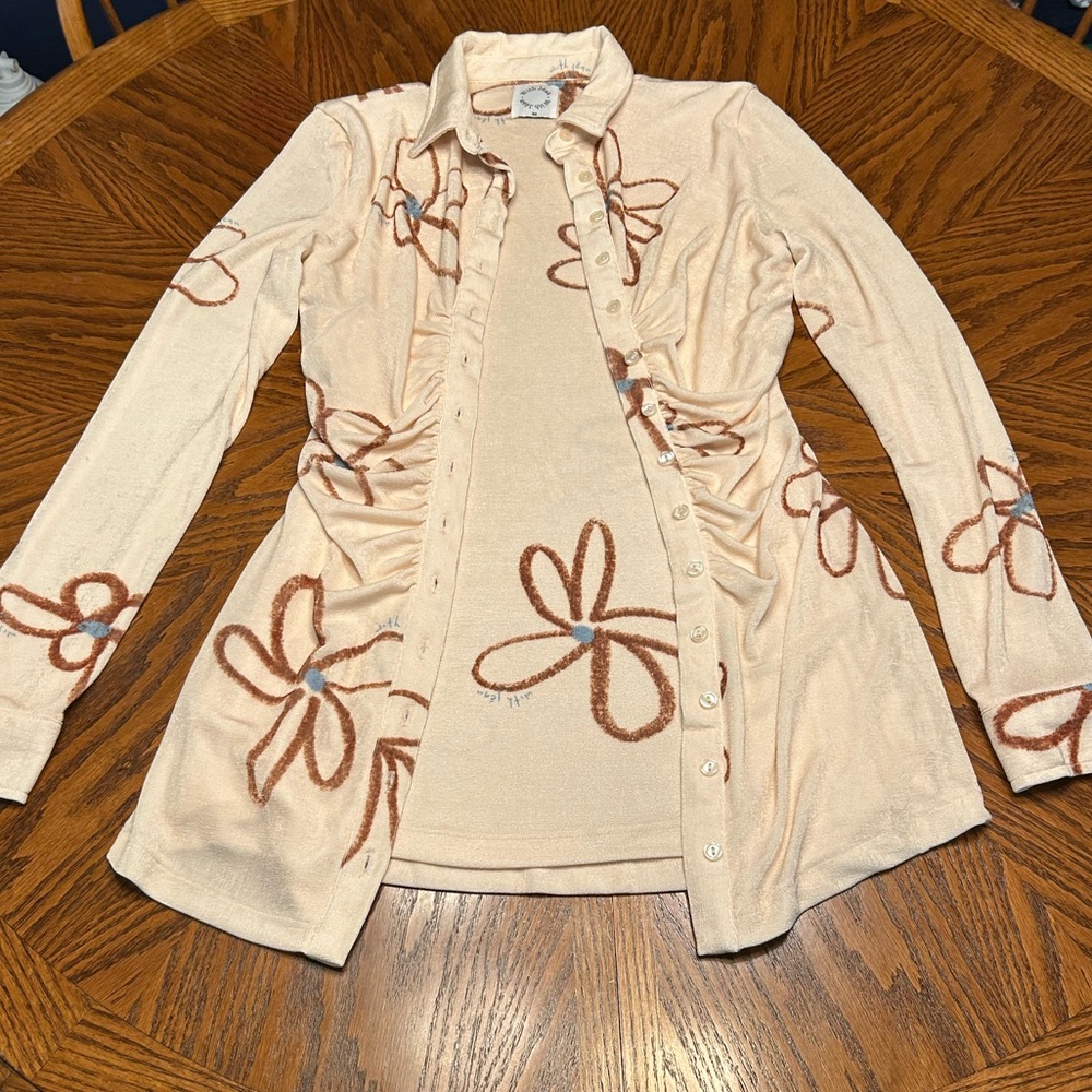 WITH JEAN Andy “Chalk & Flowers” Long Sleeve Cream Collar Button Mini Dress. - Picture 7 of 16